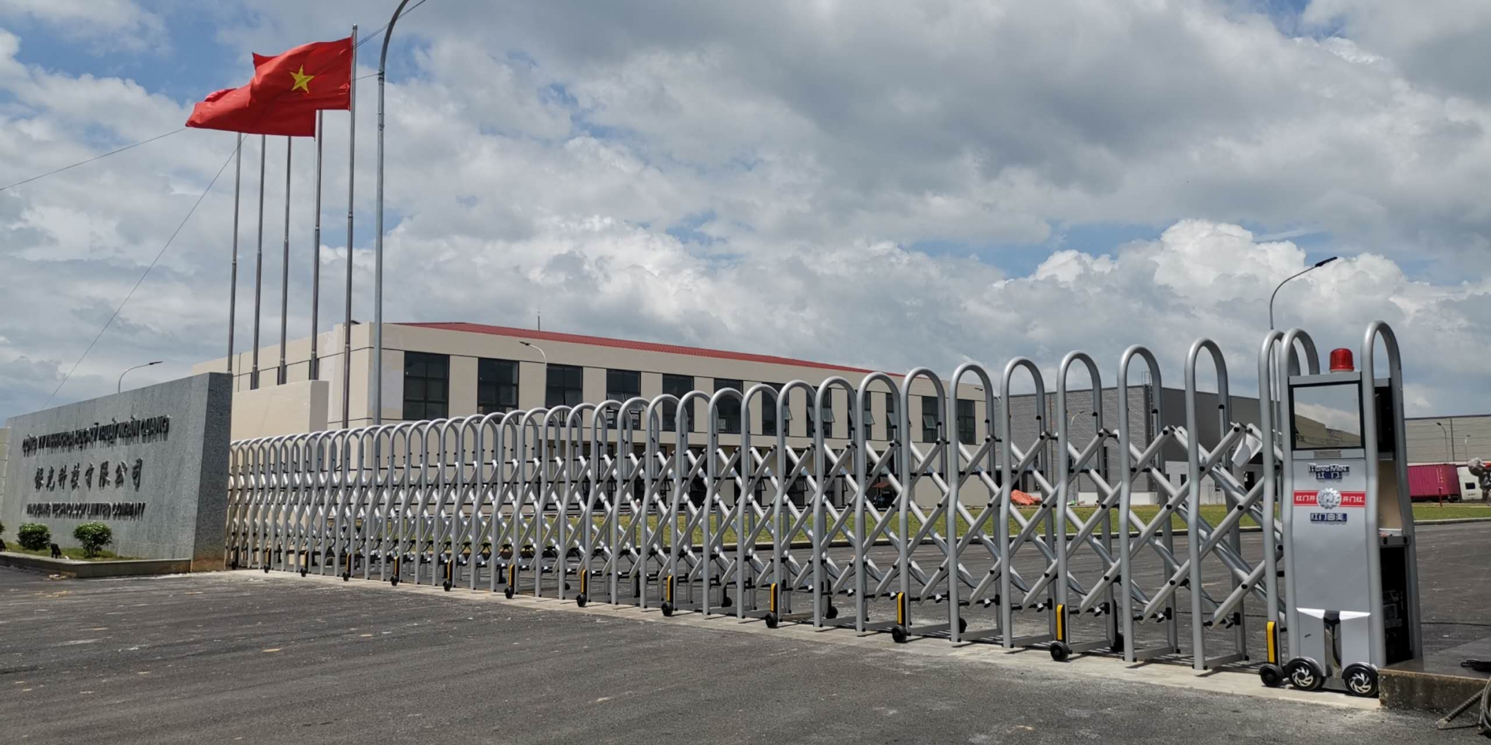 Các tính năng an toàn quan trọng của cổng xếp tự động mà bạn cần biết