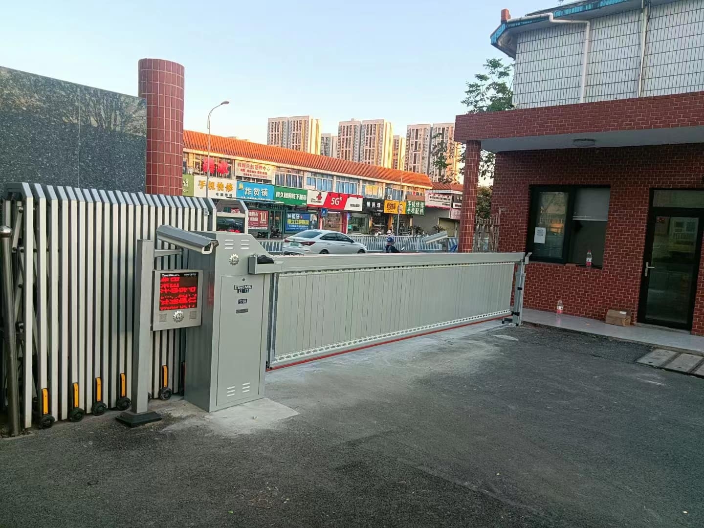 Đầu tư máy nhận dạng biển số xe ô tô mang lại lợi ích kinh tế dài hạn thế nào?