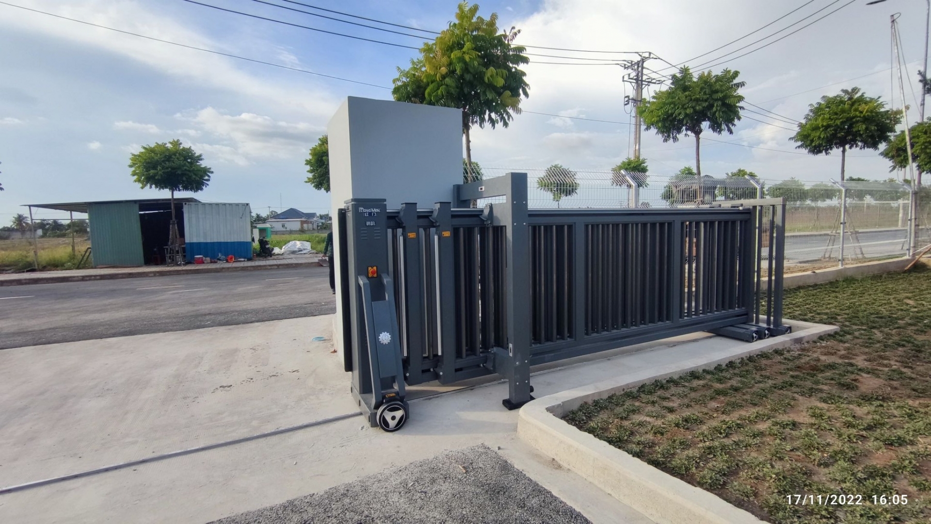 Giải Pháp Cổng Treo Hay Cổng Trượt Cho Công Trình Diện Tích Hẹp?