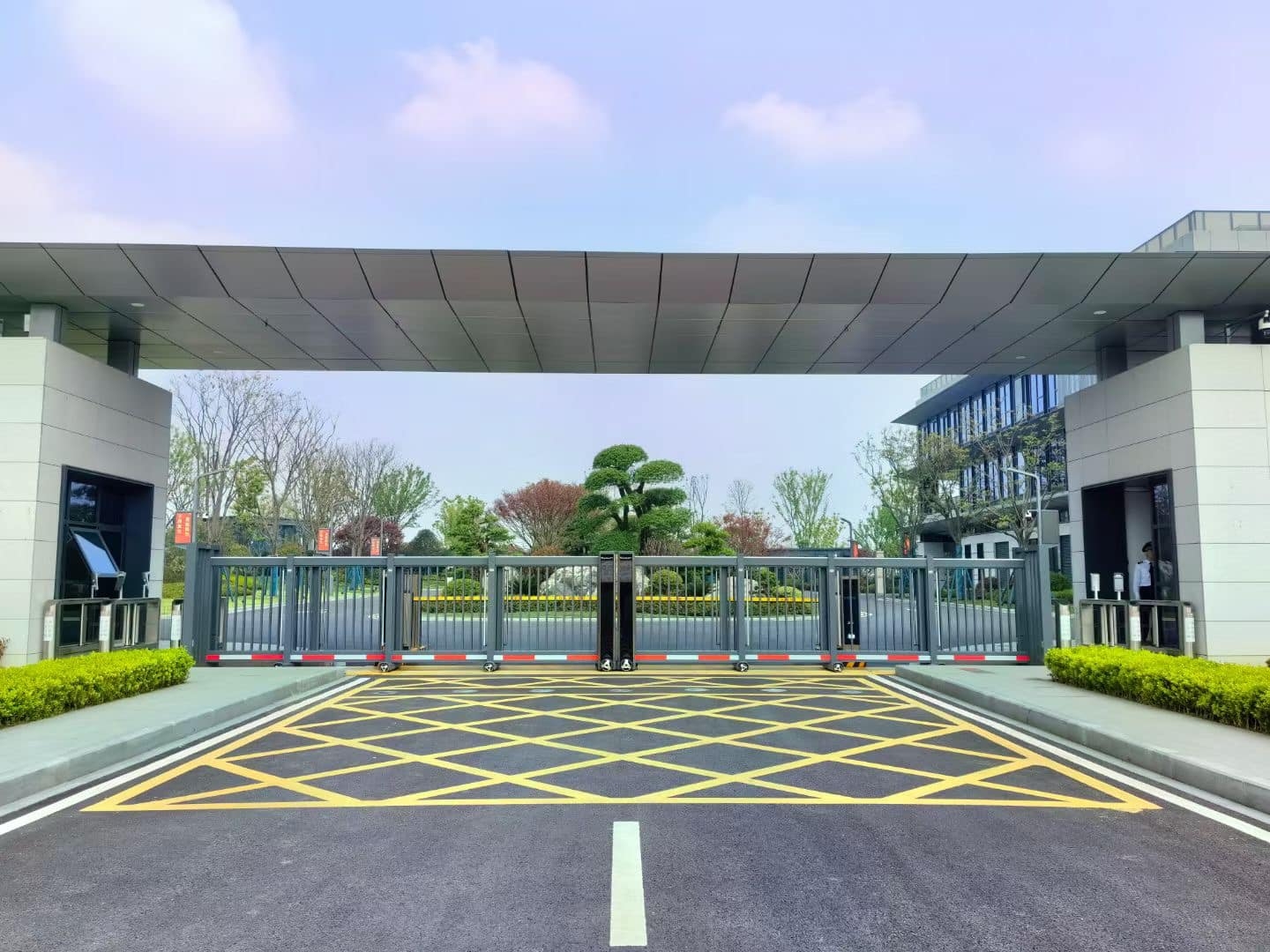 Giới thiệu hệ thống kiểm soát xe thông minh giúp nâng cao an ninh khu dân cư
