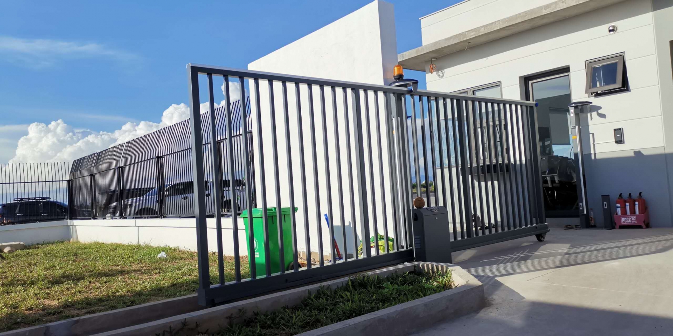 Những rủi ro an toàn khi khách hàng dùng cổng treo sai cách