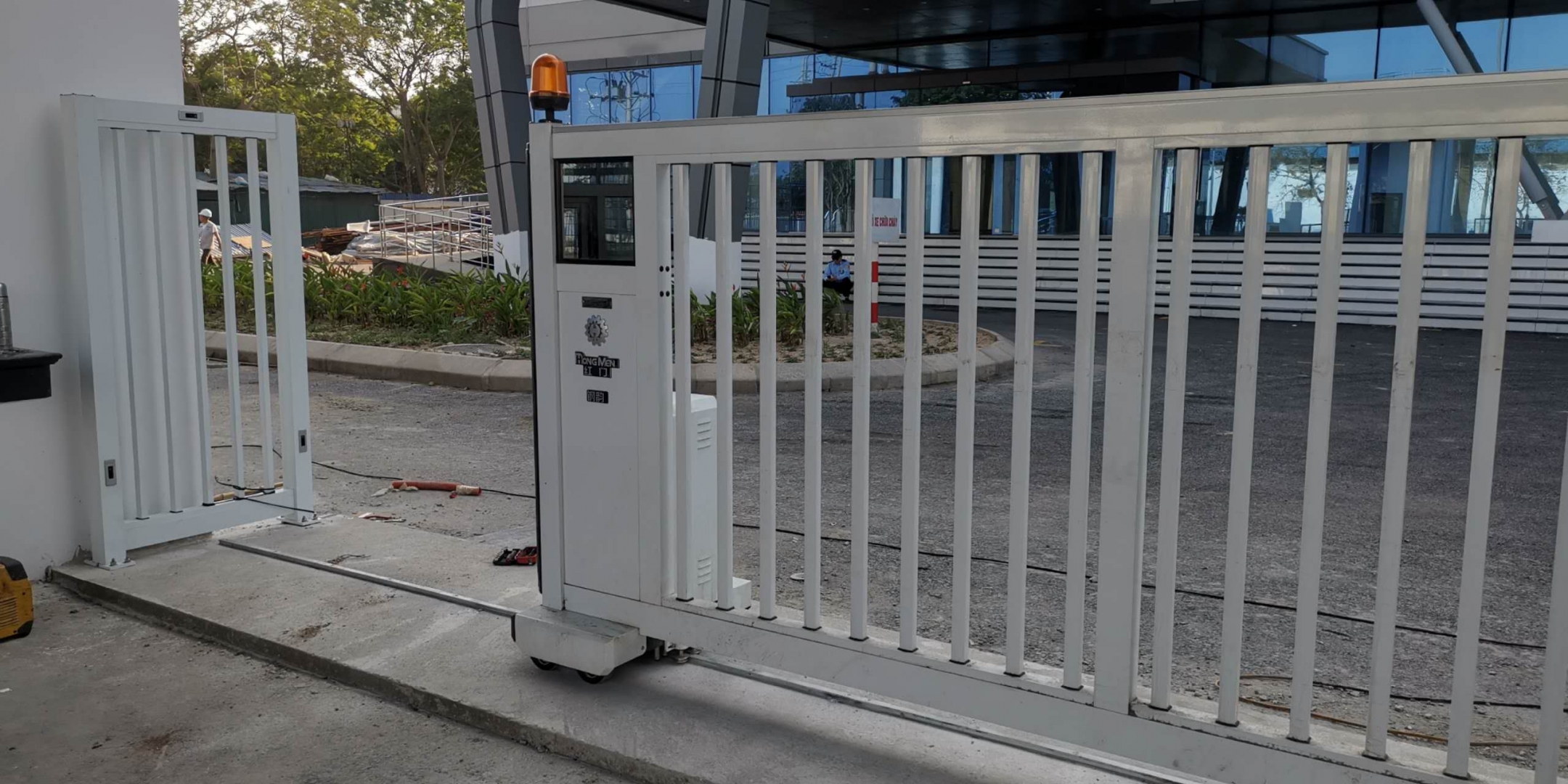Vì sao chi phí đầu tư cổng tự động HongMen cao nhưng khách hàng vẫn chọn?