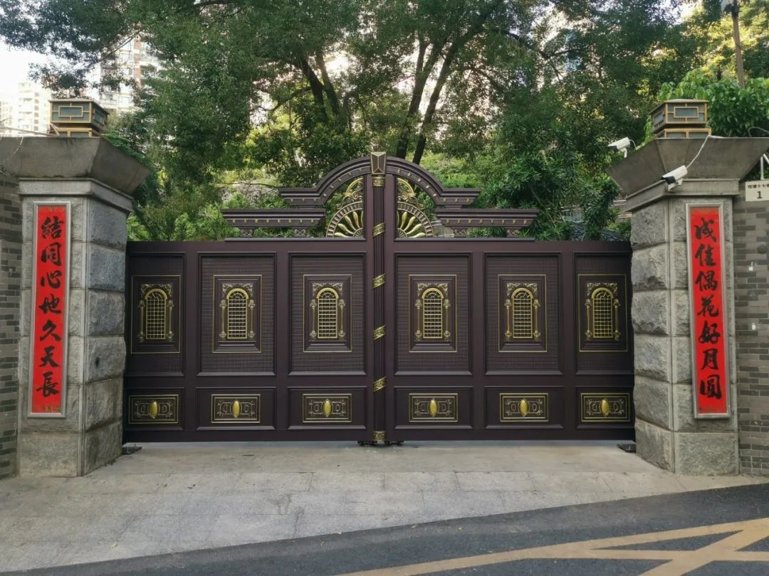 Vì sao giá cổng biệt thự nhôm đúc giữa các đơn vị lại khác nhau?