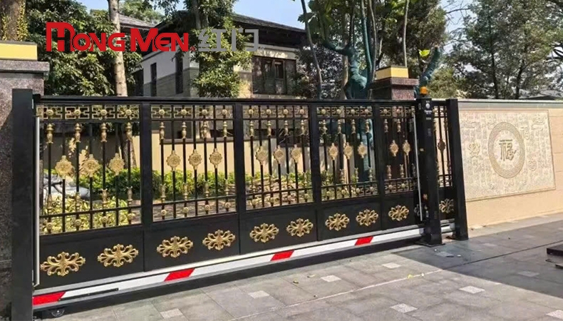 Nên chọn cổng biệt thự hoa văn cầu kỳ hay thiết kế tối giản?