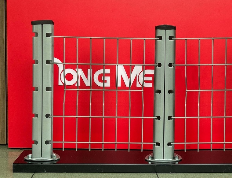 Hình ảnh trụ trái đào hàng rào lưới 200x50
